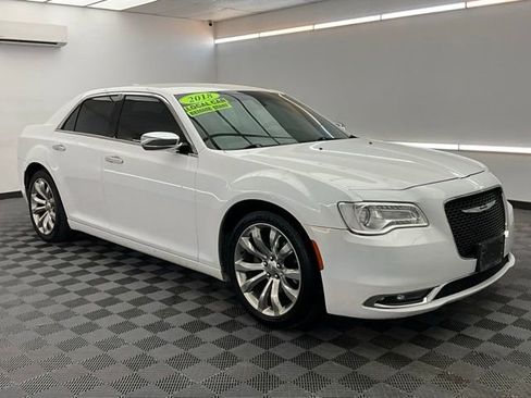 Used 2018 Chrysler 300 Limited image 3