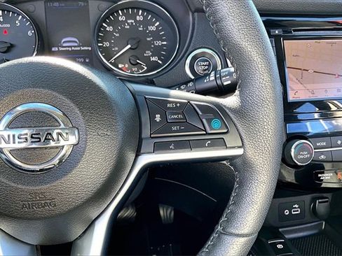 Used 2020 Nissan Rogue SL w/ Premium Package image 12