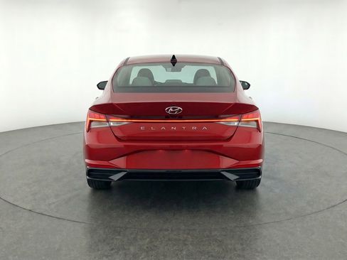Used 2025 Hyundai Elantra Limited FWD image 7