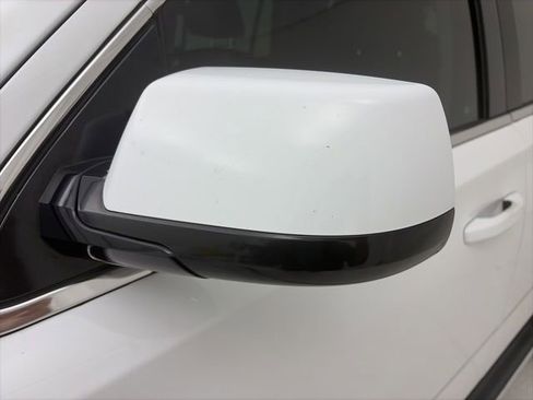 Used 2017 GMC Yukon SLE RWD image 15