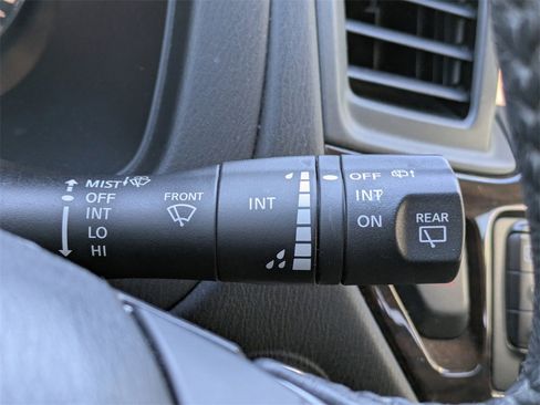 Used 2015 Nissan Pathfinder SL w/ SL Tech Package image 39