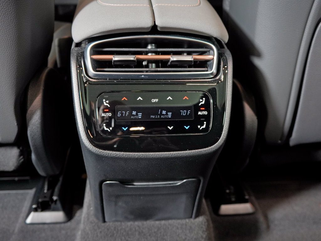 Certified 2025 Mercedes-Benz EQS 580 4MATIC SUV image 35