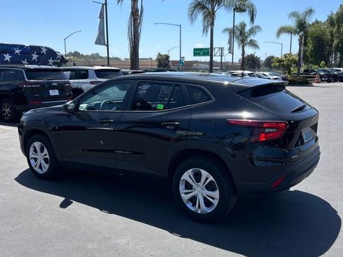 Used 2025 Chevrolet Trax LS image 8