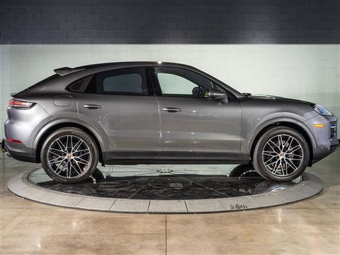 Certified 2026 Porsche Cayenne Coupe AWD/4WD image 8