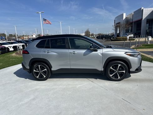 Certified 2025 Toyota Corolla Cross AWD Hybrid w/ Convenience Package image 11