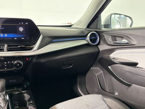 Used 2025 Chevrolet Trax LT image 26