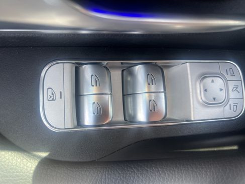 Used 2025 Mercedes-Benz GLE 450 4MATIC w/ Winter Package image 15