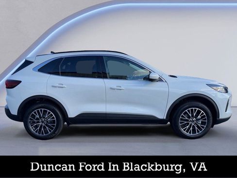 New 2026 Ford Escape PHEV w/ PHEV Premium Package image 2