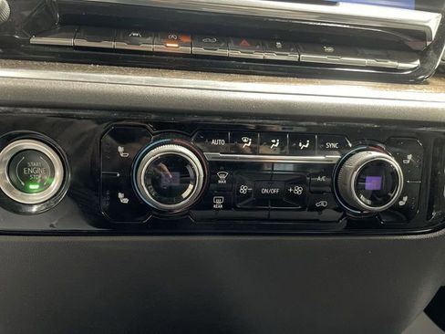 Used 2023 Chevrolet Silverado 1500 LT image 19