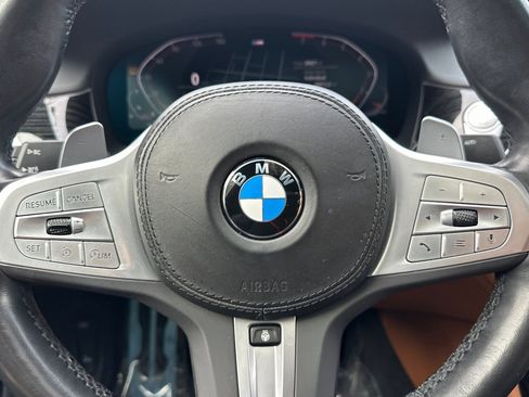 Used 2022 BMW 740i w/ M Sport Package image 18