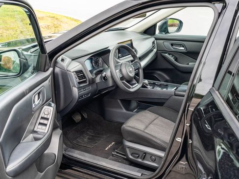 Used 2024 Nissan Rogue SV FWD image 18