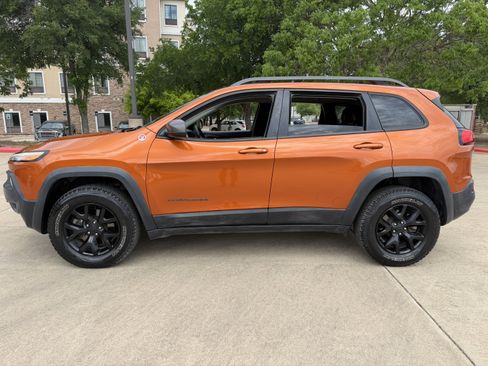 Used 2016 Jeep Cherokee Trailhawk w/ Trailer Tow Group AWD/4WD image 4