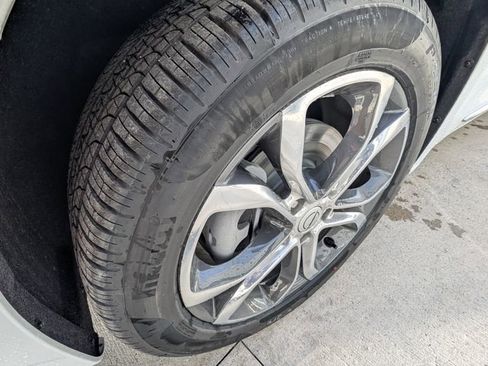 New 2026 Chrysler Pacifica Pinnacle w/ Trailer Tow Group AWD/4WD image 54