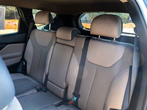 Used 2022 Hyundai Santa Fe SEL FWD image 18