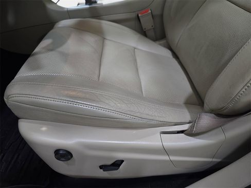 Used 2014 Jeep Grand Cherokee Limited w/ Luxury Group II image 32