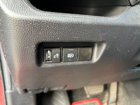 Used 2021 Toyota RAV4 XLE FWD image 19