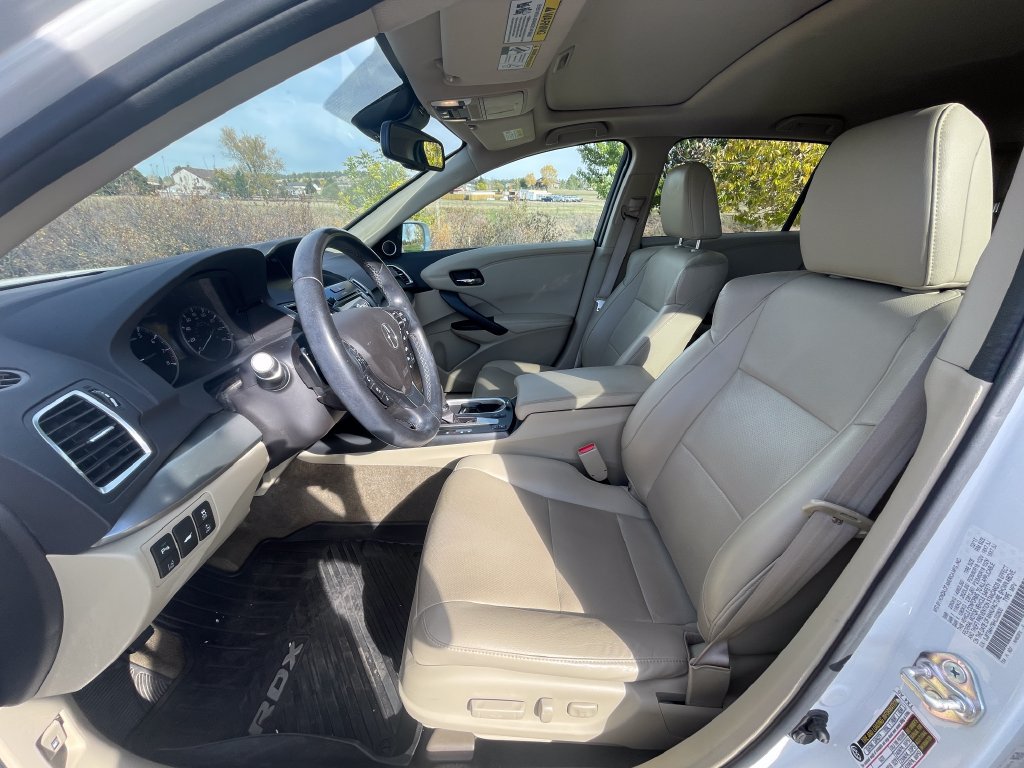 Used 2017 Acura RDX w/ Advance Package AWD/4WD image 3