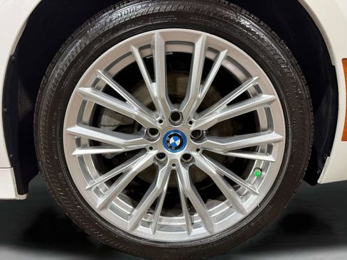 Used 2023 BMW 330e xDrive w/ Driving Assistance Package AWD/4WD image 33