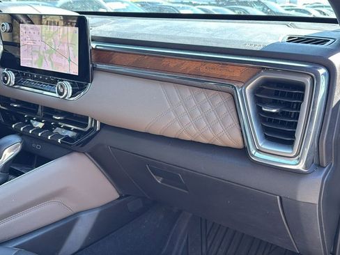 Used 2024 GMC Canyon Denali image 14