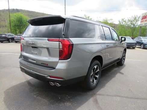 New 2026 GMC Yukon XL AT4 AWD/4WD image 7