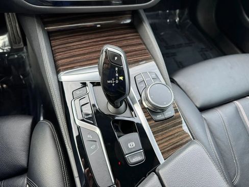 Used 2019 BMW 540i w/ M Sport Package image 39