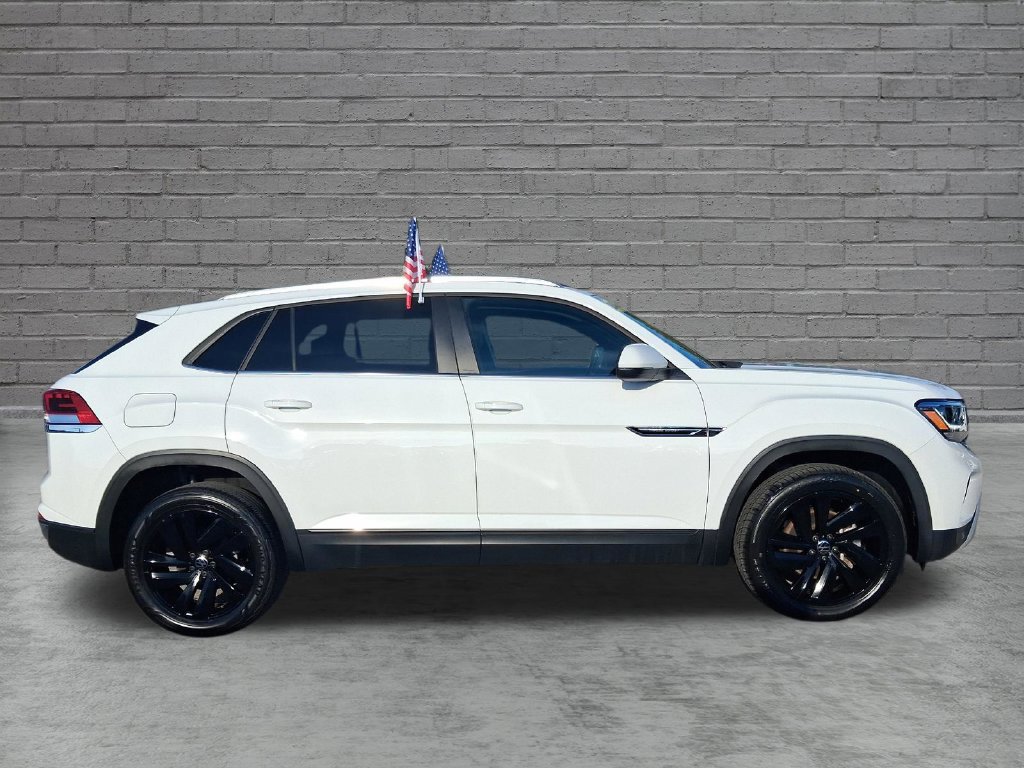 Used 2023 Volkswagen Atlas Cross Sport SE w/ Black Wheel Package FWD image 4