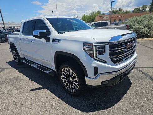 Used 2023 GMC Sierra 1500 SLT w/ SLT Convenience Package AWD/4WD image 7