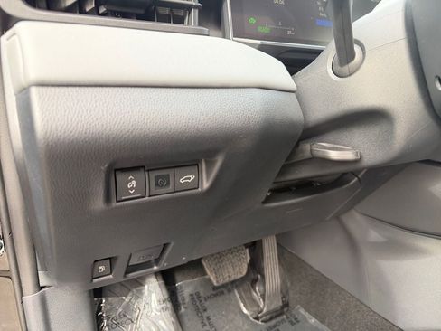 Used 2026 Toyota RAV4 XSE w/ Panoramic Sun Roof Package AWD/4WD image 19