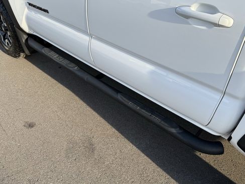 Used 2022 Toyota Tacoma TRD Off-Road image 39