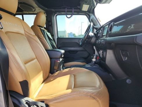 Used 2019 Jeep Wrangler Unlimited Sahara AWD/4WD image 15
