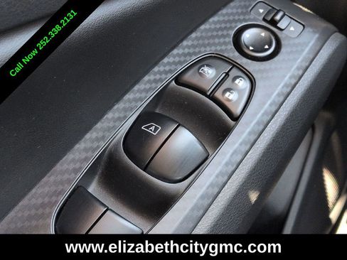 Used 2025 Nissan Altima 2.5 SV FWD image 20