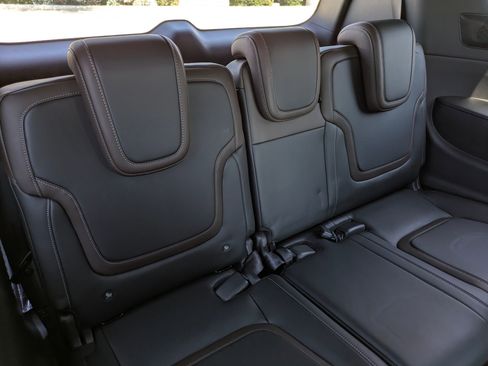 New 2026 Nissan Armada SL w/ Captain's Chari Seat Package image 20