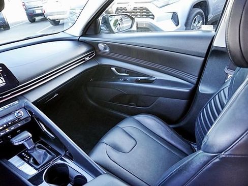 Used 2023 Hyundai Elantra Limited FWD image 21