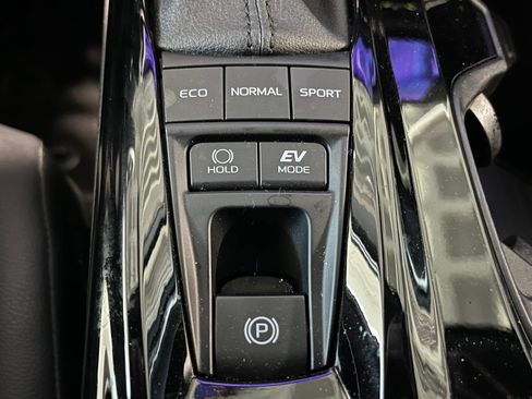 Used 2025 Toyota Camry XSE FWD image 28