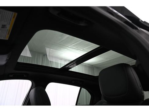 Used 2024 Cadillac XT4 Premium Luxury image 11