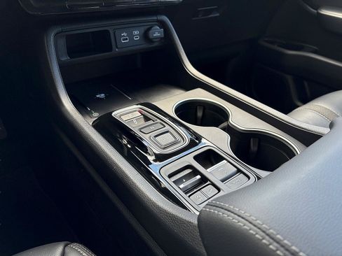 Certified 2025 Honda Pilot Touring image 30