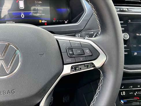 Used 2023 Volkswagen Tiguan SE w/ Panoramic Sunroof Package image 24