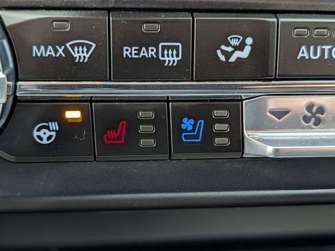 Used 2024 Ford F250 Lariat w/ Sport Appearance Package AWD/4WD image 18