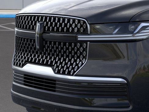 New 2026 Lincoln Navigator L Reserve AWD/4WD image 17