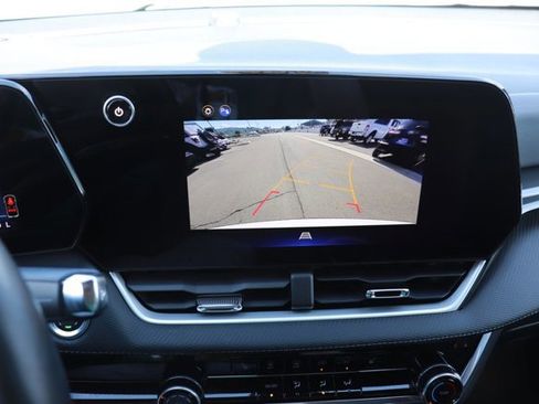 Used 2025 Chevrolet Equinox LT image 27