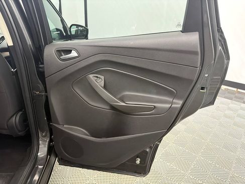 Used 2018 Ford Escape SE w/ SE Sync 3 Package FWD image 17