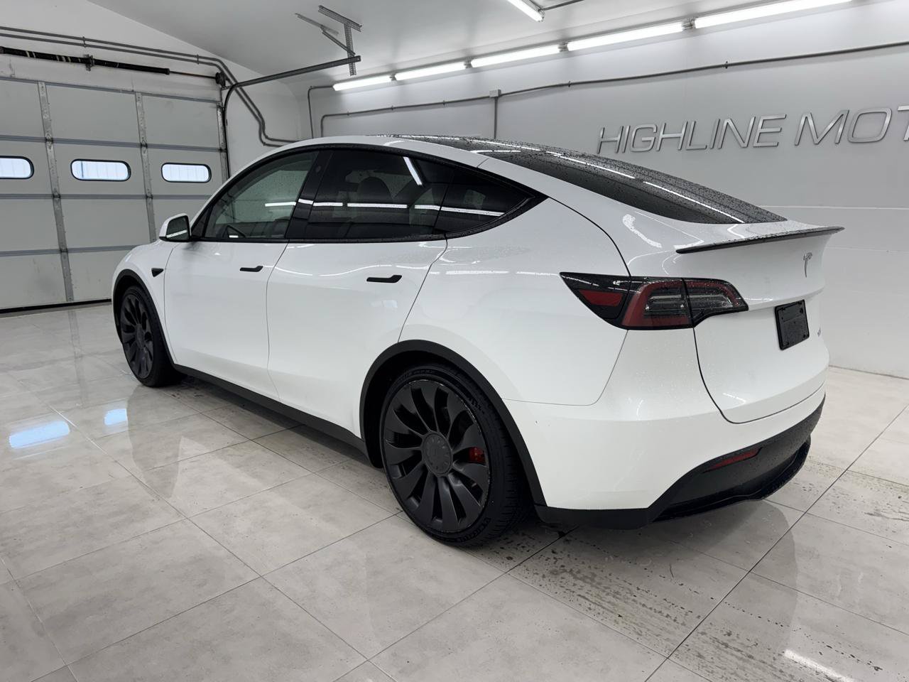 Used 2023 Tesla Model Y Performance AWD/4WD image 9