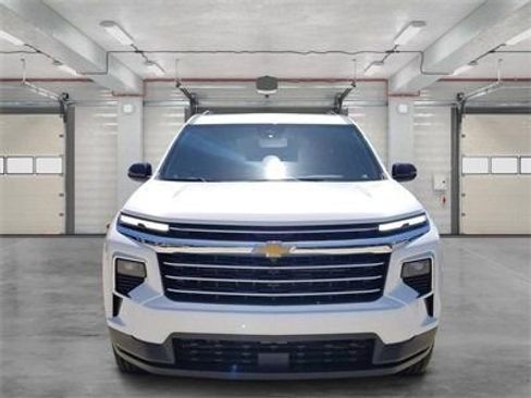 New 2025 Chevrolet Traverse LT image 2
