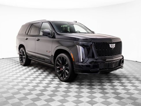 Certified 2025 Cadillac Escalade V w/ LPO, ONYX Package image 8