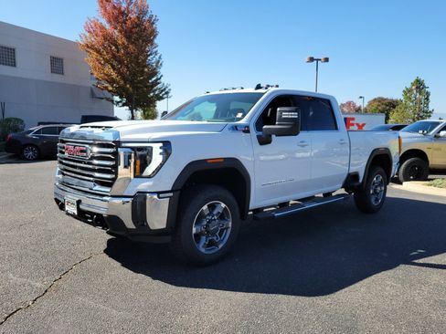 New 2026 GMC Sierra 2500 SLE w/ SLE Value Package; AWD/4WD image 4