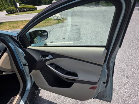 Used 2012 Ford Focus SEL FWD image 18