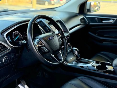 Used 2018 Ford Edge Titanium image 22