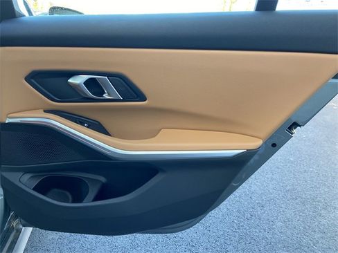 Used 2025 BMW 330i xDrive Sedan w/ M Sport Package image 34