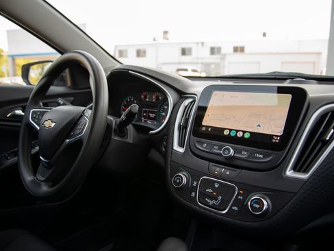 New 2025 Chevrolet Malibu LS FWD image 18