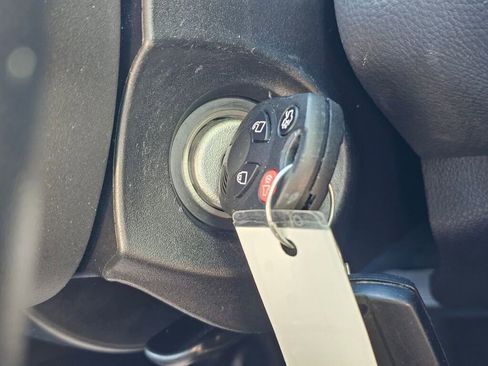 Used 2016 Ford Focus SE w/ SE Winter Package FWD image 31